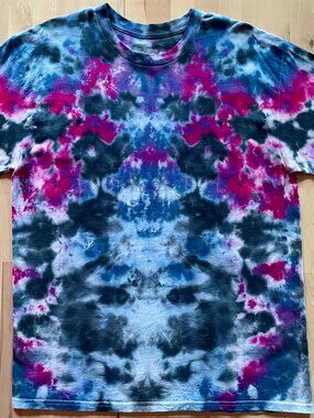Gildan Unisex Cosmic Crumple Scrunch Tie Dye T-Shirt size Large Blue Fuchsia